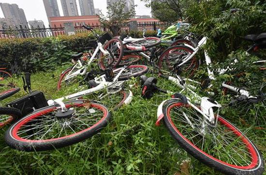 武漢部分路段將禁停共享單車 亂停亂放企業限制投放_新浪湖北_新浪網